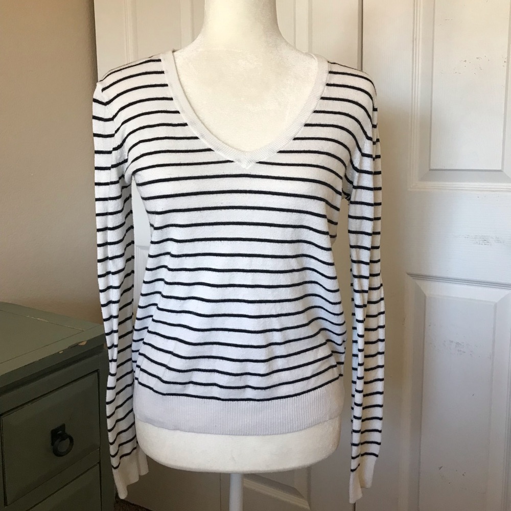 BP stripped v-neck light sweater